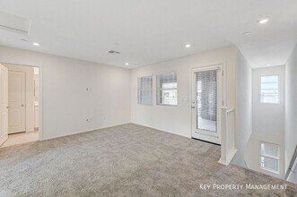 5740 CRENELLATED St in Las Vegas, NV - Building Photo - Building Photo