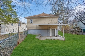 1218 Kline Pl in Rahway, NJ - Foto de edificio - Building Photo