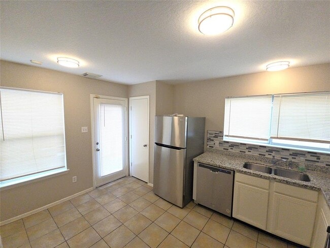 20933 Patriot Park Ln in Katy, TX - Foto de edificio - Building Photo