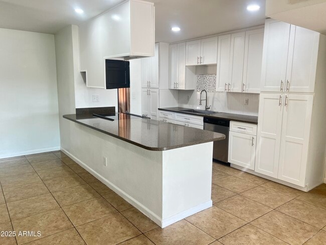property at 1816 E Palmcroft Dr