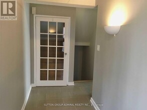 4 Nootka Crescent in Toronto, ON - Building Photo - Building Photo