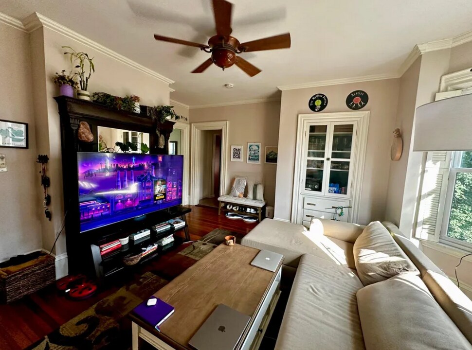 71 Mount Vernon St, Unit 2-74 in Boston, MA - Building Photo