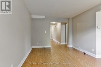 5 Michael Dr in Richmond Hill, ON - Building Photo - Building Photo