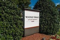 Woodlee Terrace Apartments in Woodbridge, VA - Foto de edificio - Building Photo