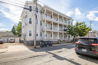 179 Ledge St in Providence, RI - Foto de edificio - Building Photo