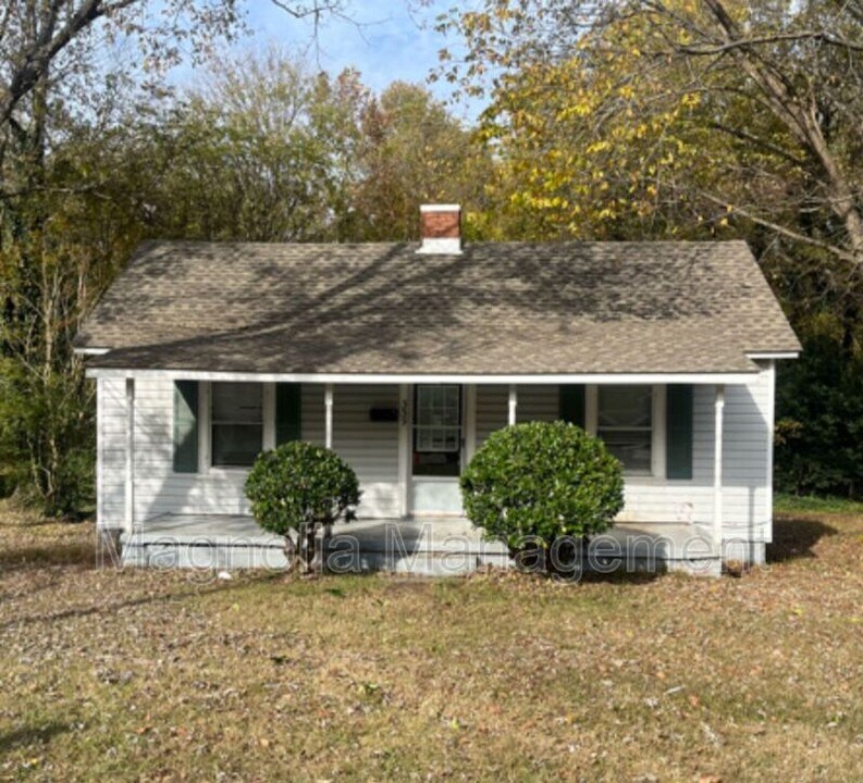 359 Davis St in Henderson, NC - Building Photo