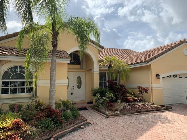 804 Verona Lake Dr in Weston, FL - Building Photo - Building Photo