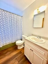 701 Commander Dr in Roanoke, VA - Foto de edificio - Building Photo