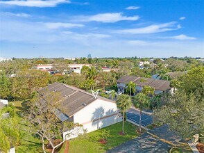 4250 SW 70th Terrace in Davie, FL - Building Photo - Building Photo