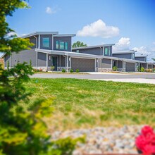 113 Harbor Pt in Columbiana, OH - Building Photo - Building Photo