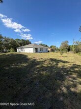 881 Hollahan Rd SE in Palm Bay, FL - Building Photo - Building Photo