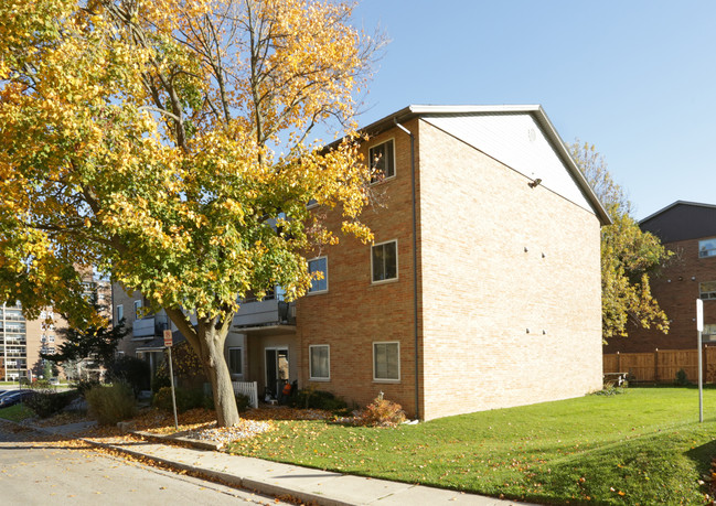 Park Place on Village Green in London, ON - Building Photo - Building Photo