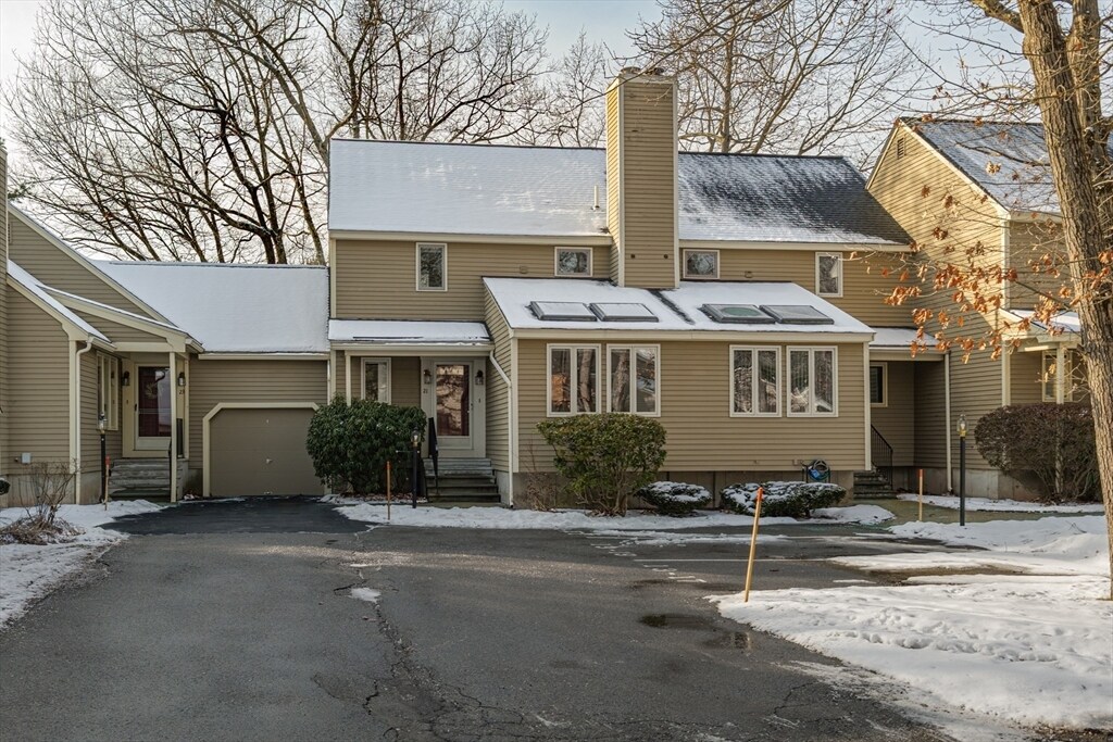 13 Iris Way in Haverhill, MA - Building Photo