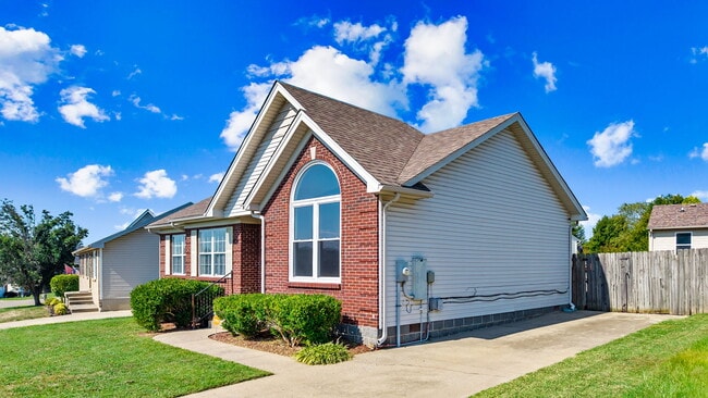 6907 Colrain Cir in Louisville, KY - Building Photo - Building Photo
