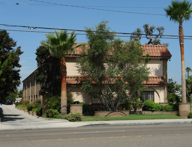 Huntington Westminster Apartments in Westminster, CA - Building Photo - Building Photo