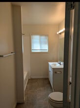 316 W Kettering St in Lancaster, CA - Building Photo - Building Photo