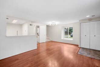 9453 Chadburn Pl in Gaithersburg, MD - Building Photo - Building Photo