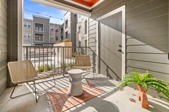 Gateway Woods in Little Rock, AR - Building Photo - Interior Photo
