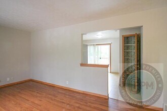 4244 N 93rd St in Omaha, NE - Building Photo - Building Photo