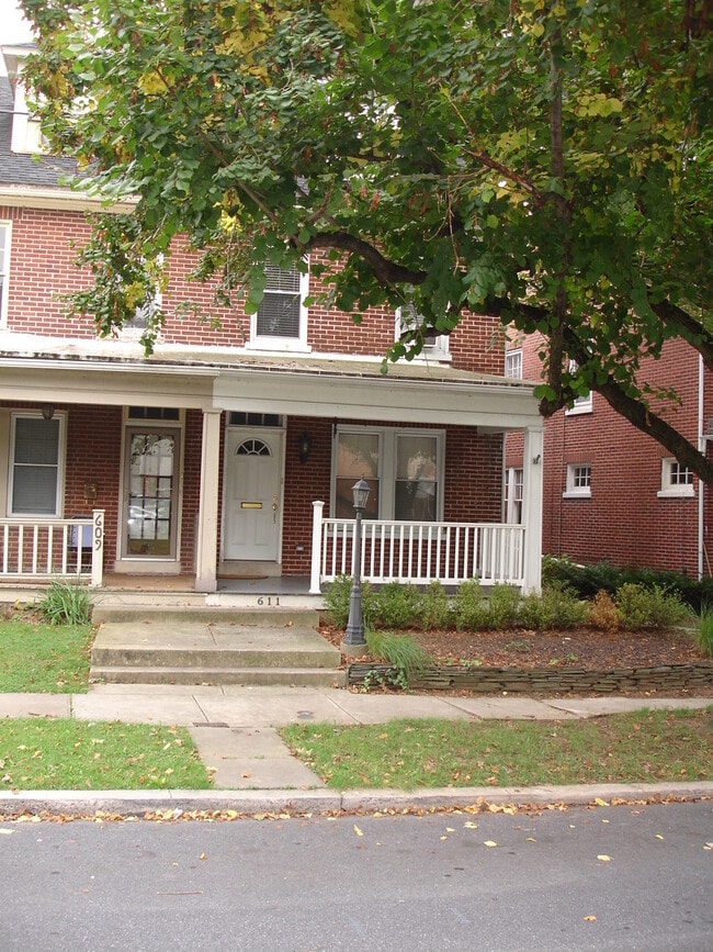 611 S West End Ave in Lancaster, PA - Building Photo - Building Photo