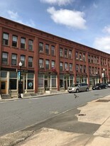 12 Miles St, Unit 3 in Greenfield, MA - Building Photo