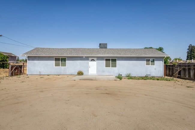 10196 S Highland Ave in Selma, CA - Building Photo - Building Photo