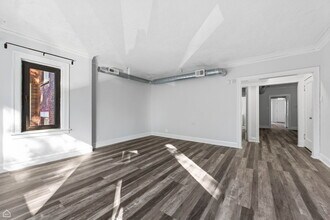 7653 S Kingston Ave in Chicago, IL - Foto de edificio - Building Photo