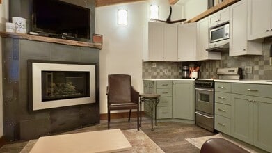 226 Mogul Hill Rd-Unit -#7 in Sandpoint, ID - Building Photo - Building Photo