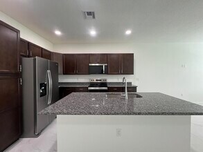 4910 Longwood Lake Sq in Westlake, FL - Building Photo - Building Photo