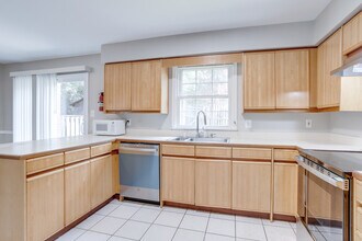 4685 Forestdale Dr in Fairfax, VA - Building Photo - Building Photo