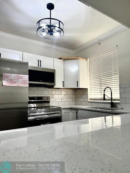 6680 W Sample Rd in Coral Springs, FL - Building Photo