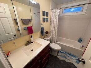 10 Jay St, Unit #2 in Somerville, MA - Building Photo - Building Photo