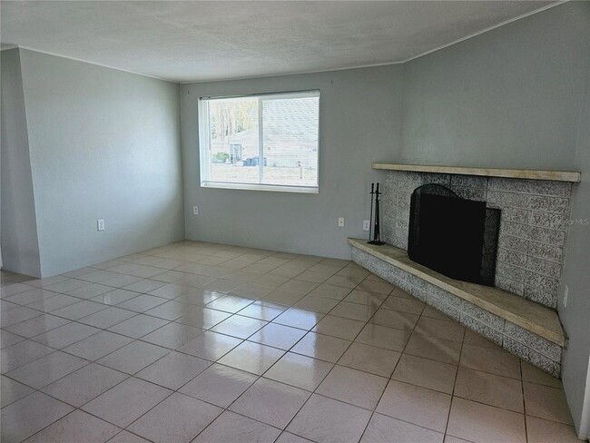 900 Nantucket Rd in Venice, FL - Foto de edificio - Building Photo