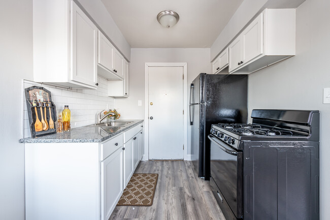 Forest Ridge Apartments in Parma, OH - Building Photo - Interior Photo