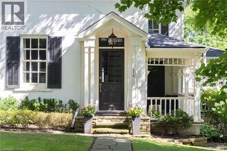 212 King St in Oakville, ON - Building Photo - Building Photo