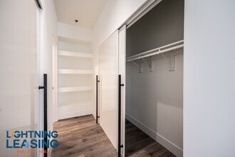 8813 Burton Way in Los Angeles, CA - Building Photo - Building Photo