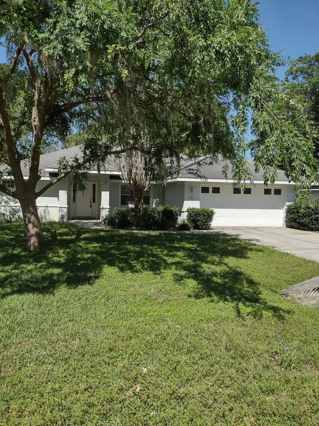 4221 NE 32nd Cir in Ocala, FL - Building Photo - Building Photo