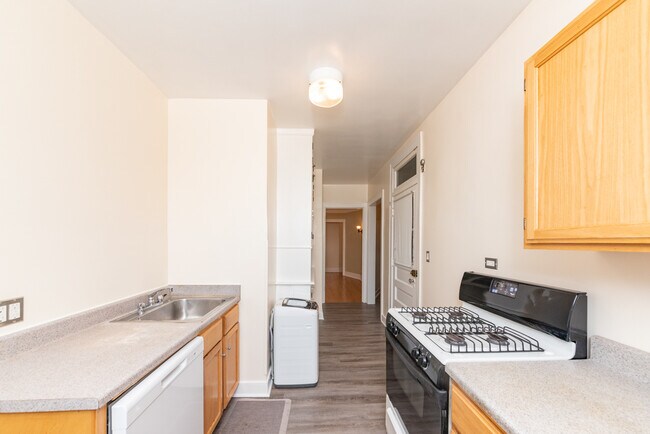 811 Dobson St-Unit -3 in Evanston, IL - Building Photo - Building Photo