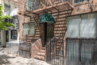 403 E 87th St in New York, NY - Foto de edificio - Building Photo