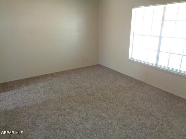 4928 Crenshaw Dr in El Paso, TX - Building Photo - Building Photo