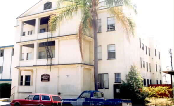 Marina View Apartments in San Pedro, CA - Foto de edificio