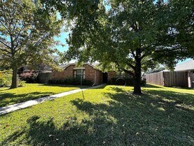 2318 Springfield Ln in Rowlett, TX - Building Photo