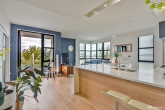 451 Donahue St in San Francisco, CA - Building Photo - Building Photo