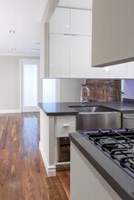 209 E 25th St in New York, NY - Building Photo - Building Photo