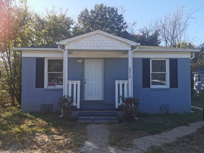 property at 2217 Custer St