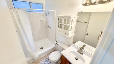 03376DE in Los Angeles, CA - Building Photo - Building Photo