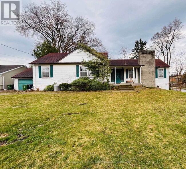 5 Risebrough Ave in Toronto, ON - Building Photo - Building Photo