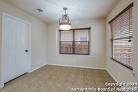 4906 Macey Trail in San Antonio, TX - Foto de edificio - Building Photo