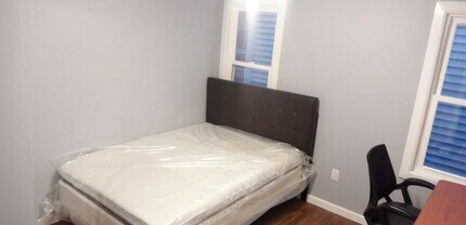 304 Maple St, Unit 1 in Syracuse, NY - Building Photo - Building Photo