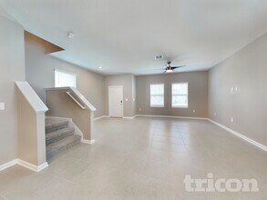 741 Honeyrock St in Debary, FL - Building Photo - Building Photo